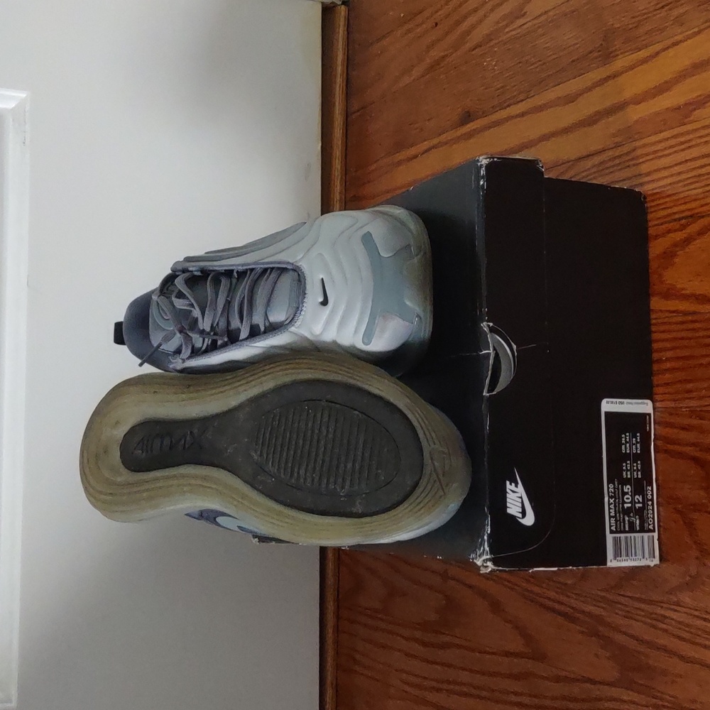 Nike Air Max 720 - Picture 3 of 5